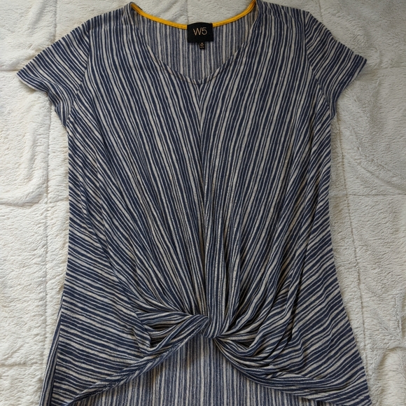 Anthropologie Tops - Anthropologie Brand front tie top